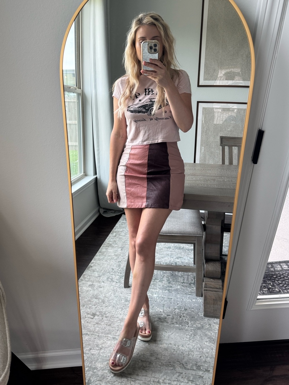 H&M Light Pink Graphic Crop Tee with Vintage Car Print - Picture 6 of 10